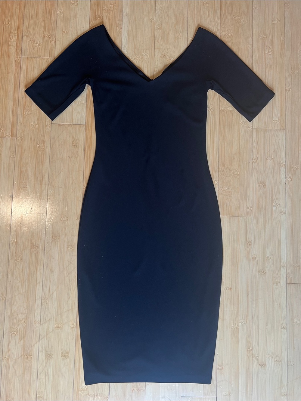 Laundry By Shelli Segal Black V-Neck Midi Sheath Dress